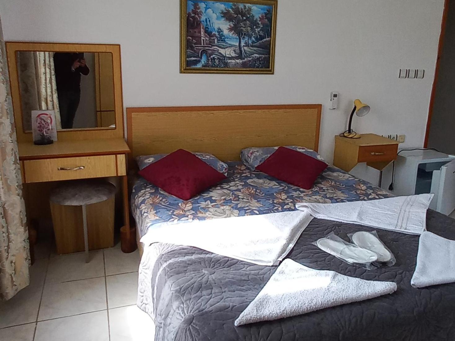 Rosemary Pansiyon Çıralı Kamer foto